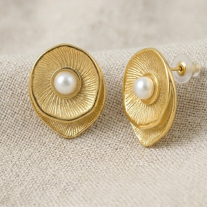 Boucles d'oreilles fleur vintage. Acier inoxydable doré