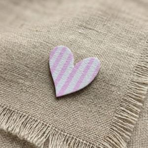 Broche Cœur Rayée Rose et Blanc