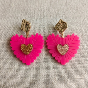 Boucles d'Oreilles "Cœur de Pétales" – Acrylique Rose Néon