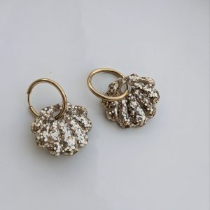 Boucles coquillage dorées