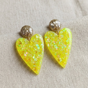 Boucles coeur jaune