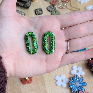Boucles d’oreilles ovales pailletées vertes ✨